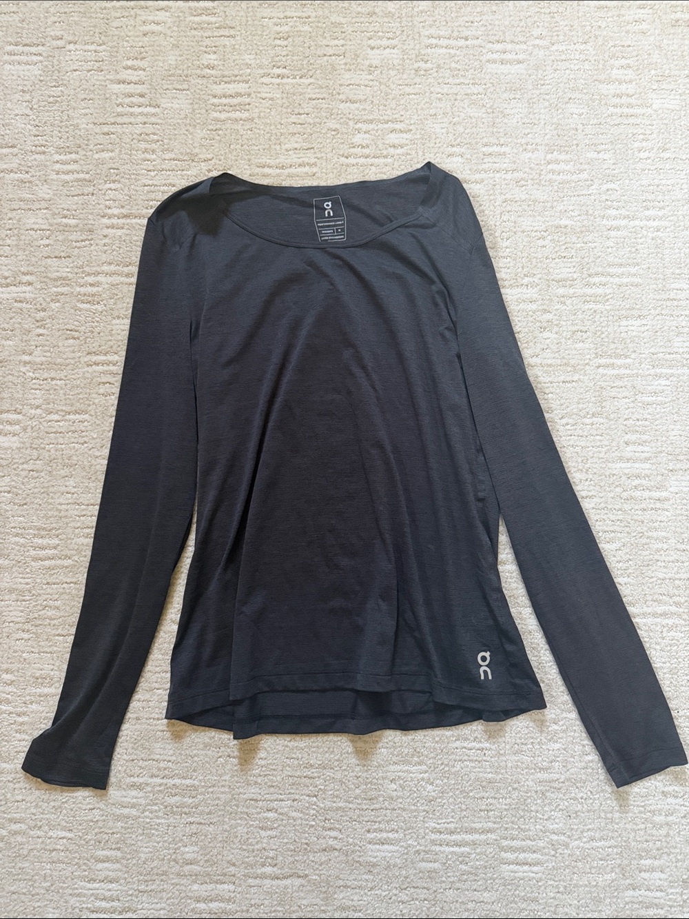 On Running Long-Sleeve Performance Tee